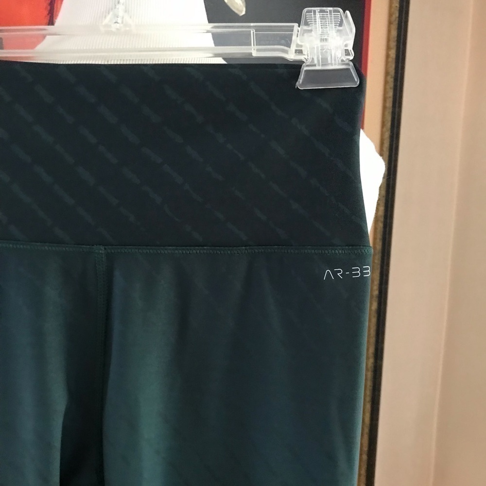 AR-33 AOP Gradual Green Ombre Leggings Sz Med - Picture 5 of 9